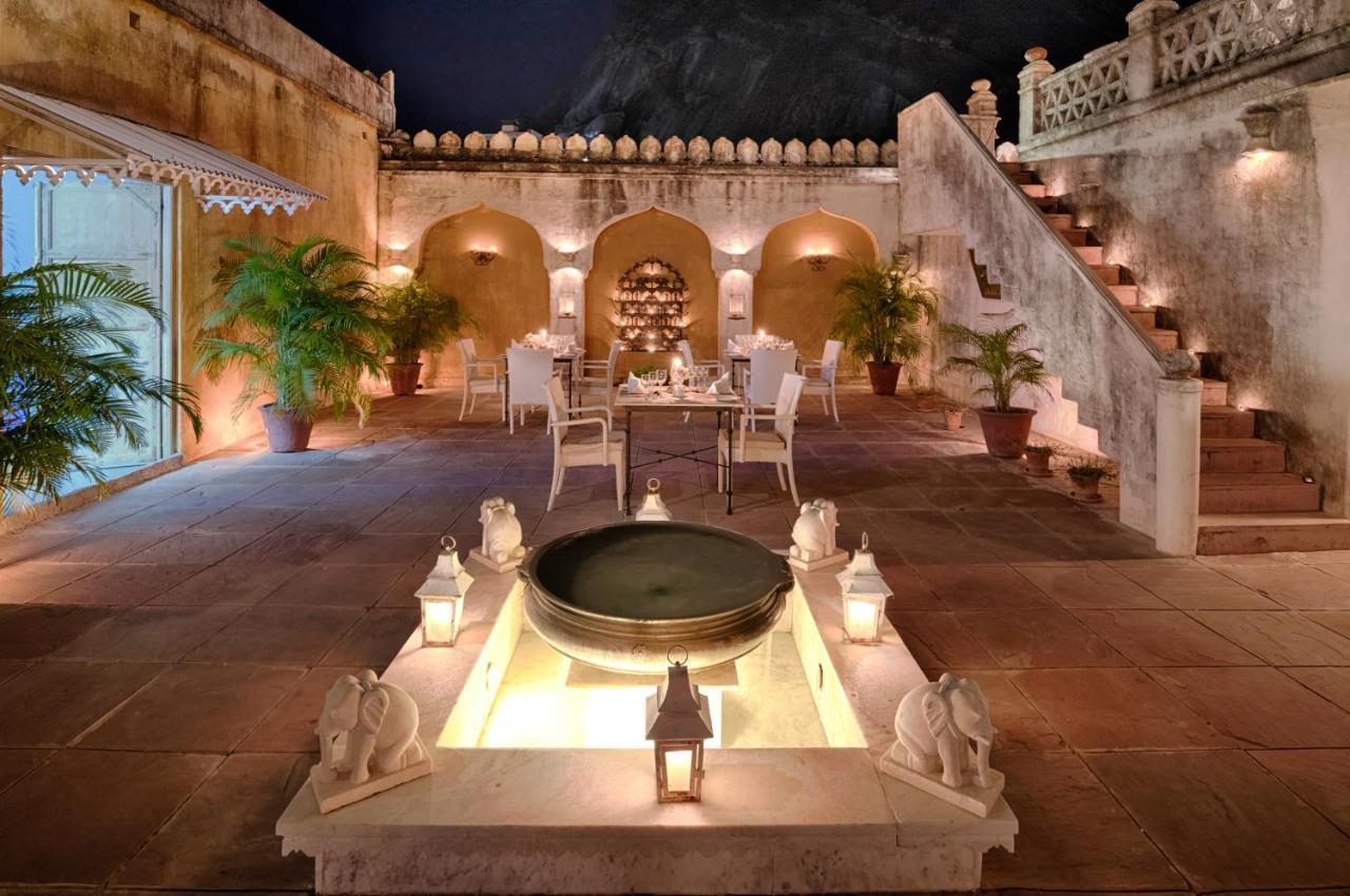 The Rawla Narlai - A Luxury Heritage Stay In Leopard Country Exterior photo